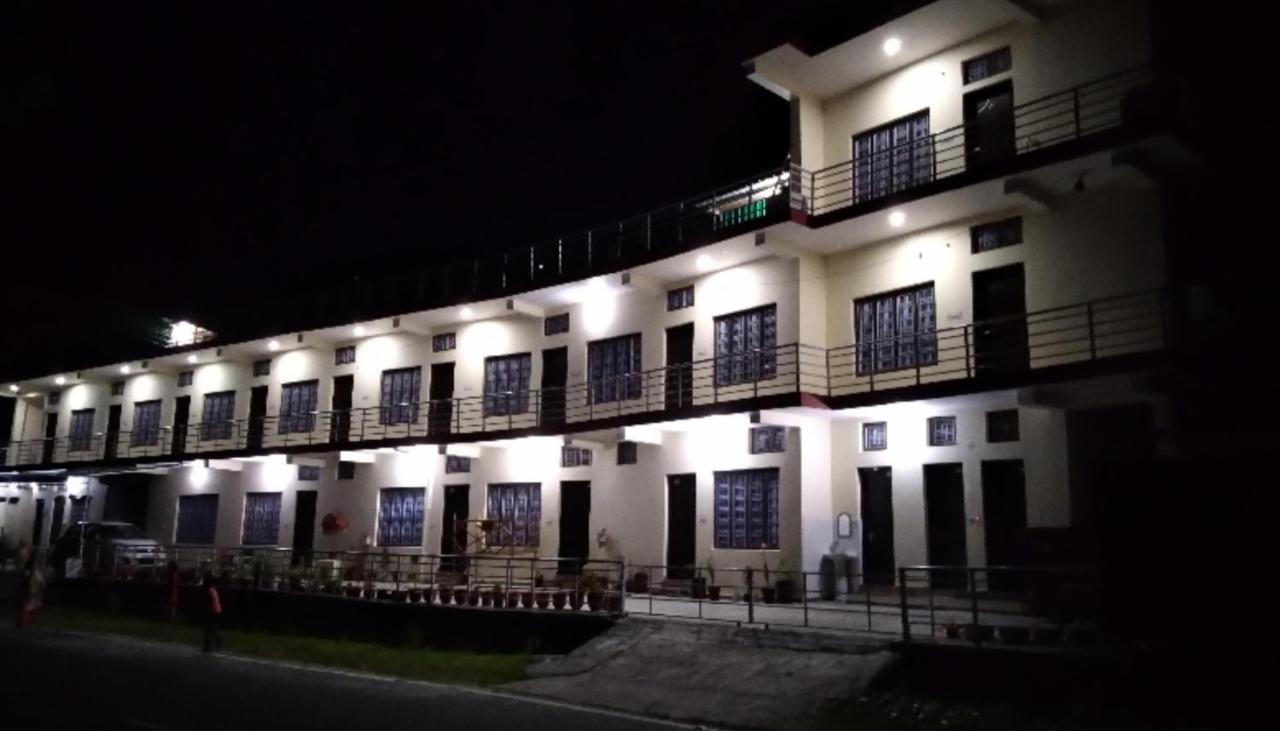 Hotel Vikram Palace Barkot Luaran gambar